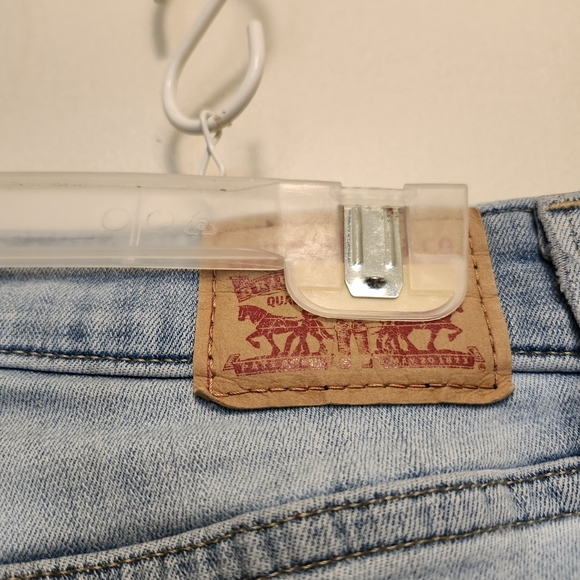 Levi's Women's Light Blue Skinny Jeans - Picture 3 of 5